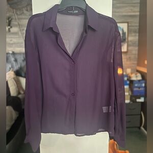 🎁 sheer plum button up